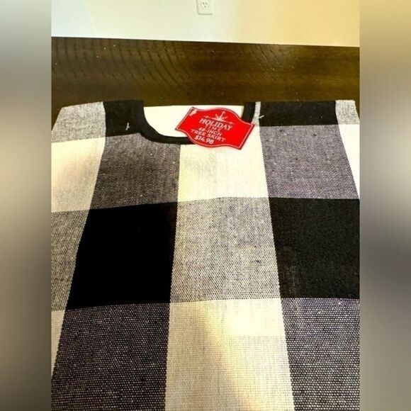 Buffalo plaid 48 inch tree skirt - Christmas Tree Skirt - NWT - Picture 1 of 3